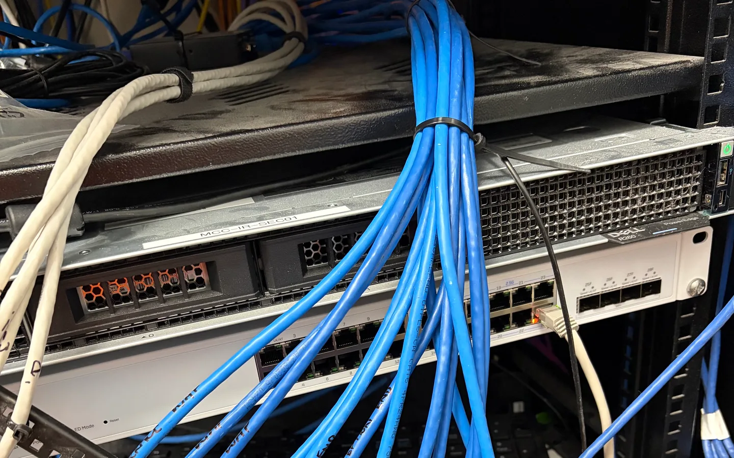 Labelled structured cabling terminated into a patch panel